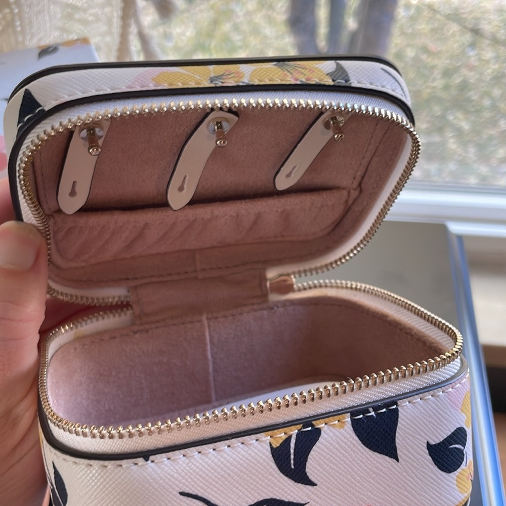 Kate Spade jewelry organizer - Picture 3 of 4